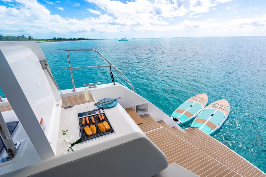 Aft deck and swim platform